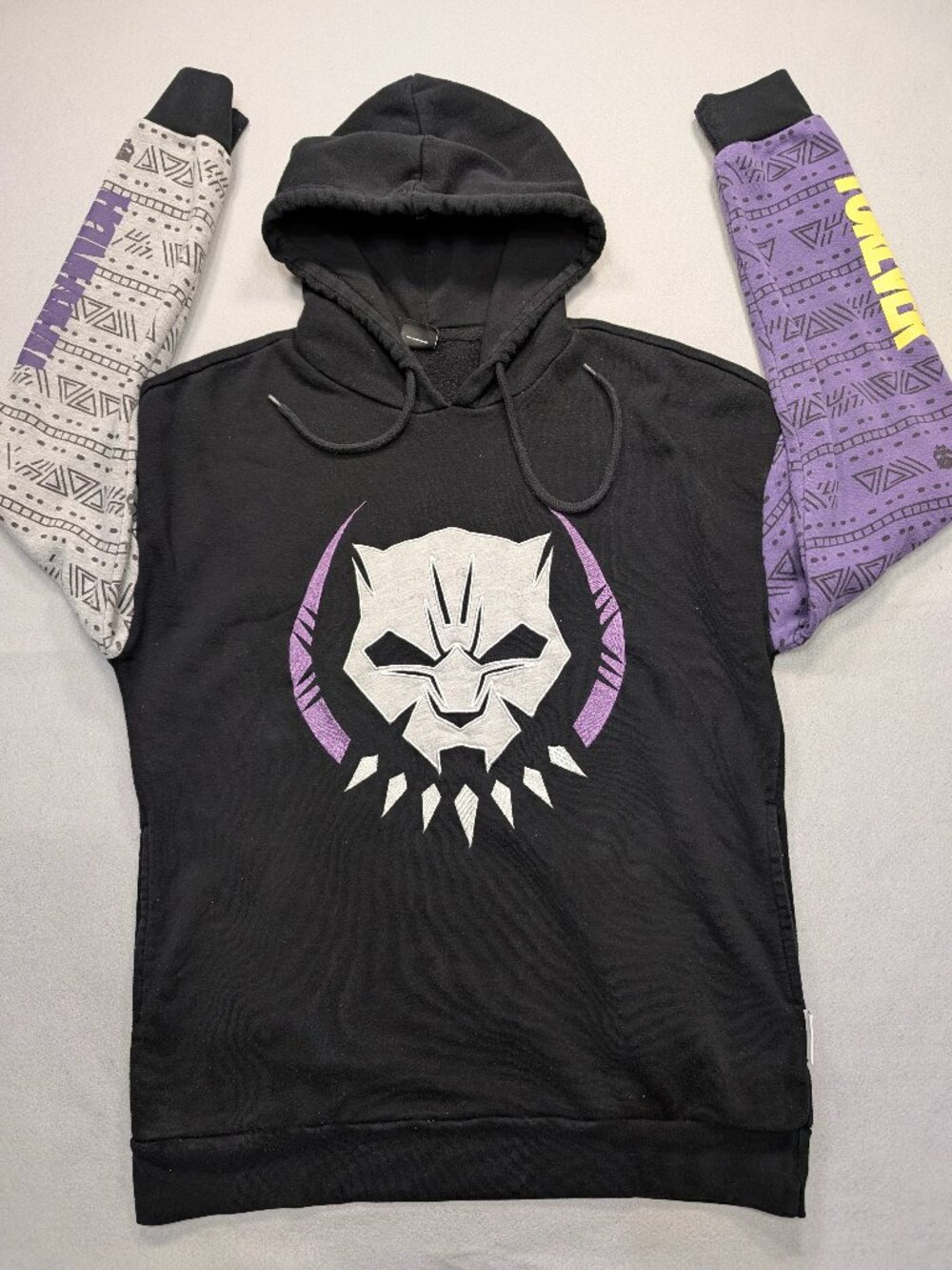 Disney Marvel Black Panther Wakanda Forever Our Universe Hoodie L